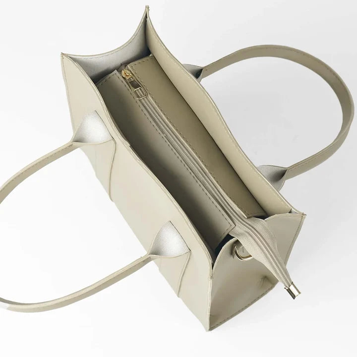 Frosty Bag – Elegant Beige Handbag